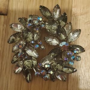 Rhinestone vintage brooch pin
